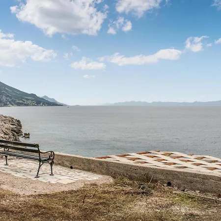 Three-bedroom In * Potomje