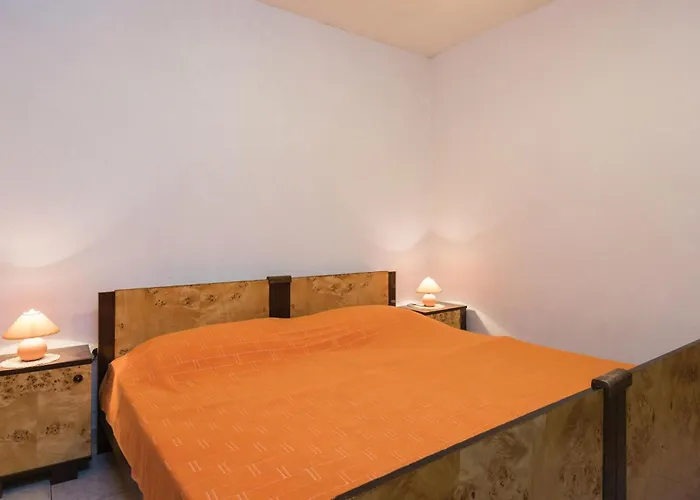 Three-bedroom In 度假居 *