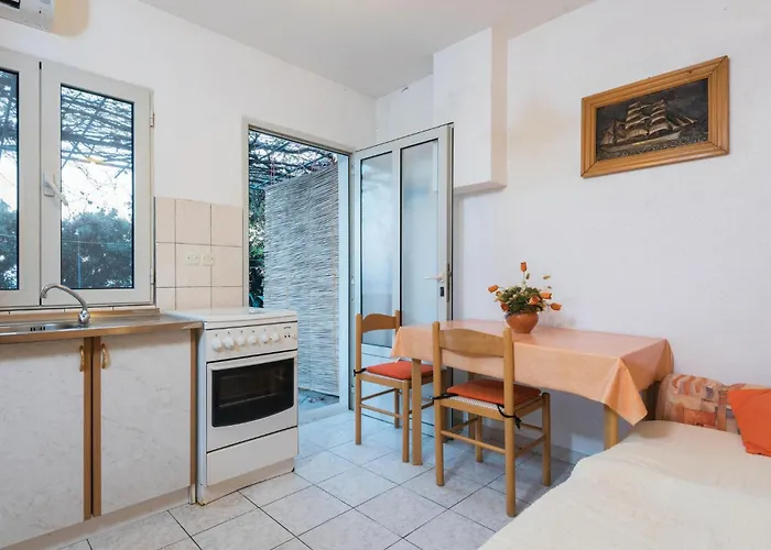 Three-bedroom In Potomje