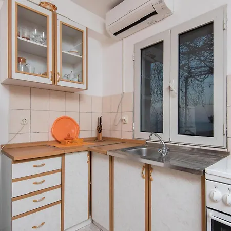 Three-bedroom In Holiday home *