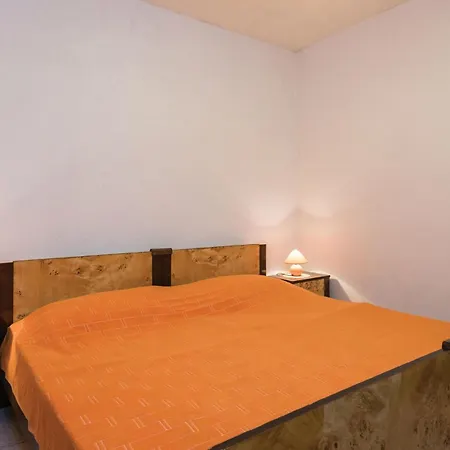 Three-bedroom In Holiday home *