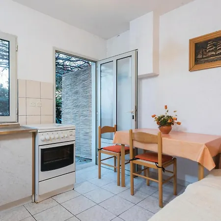 Three-bedroom In Potomje