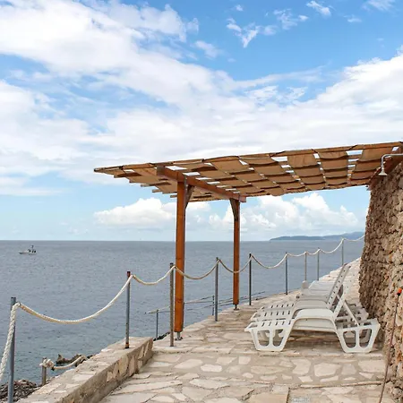 Three-bedroom In Holiday home