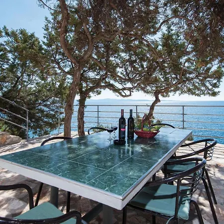 Σπίτι διακοπών Three-bedroom In Potomje