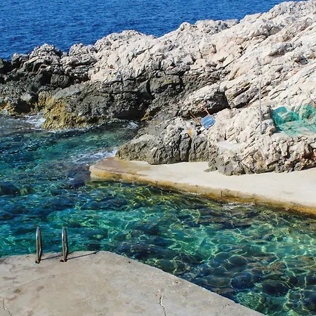 Three-bedroom In Holiday home